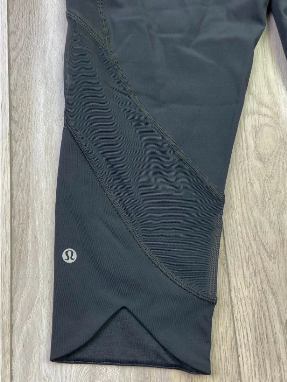 lululemon athletica Womens Capri Leggings Size 6